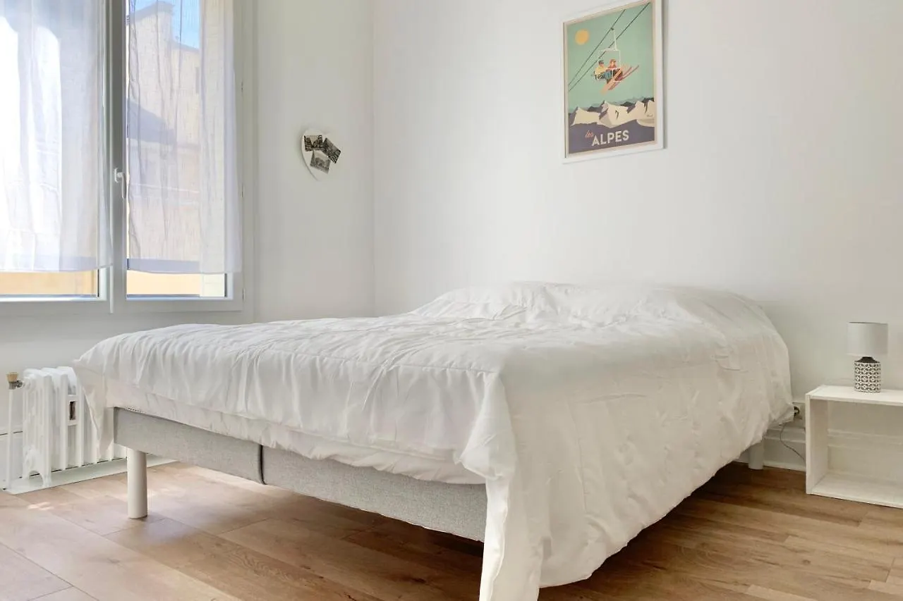#Bt The Grenoblois Spacious T2 Cours Jean Jaures Grenoble Francia